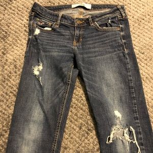 HOLLISTER skinny ripped jeans